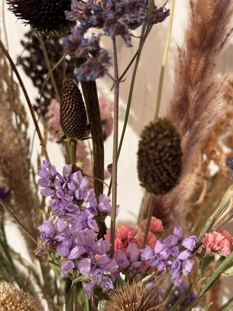 seasonal flowers dried to enjoy all year around in utrecht